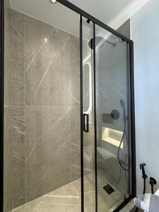 Bluemotion - Centralsuite 6Β Piraeus Buitenkant foto